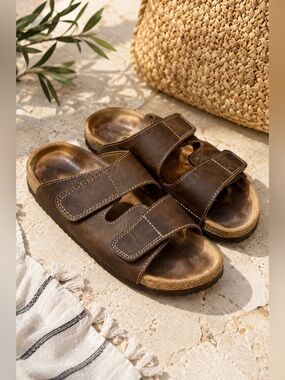 Brown Leather Comfort Sandals Size 39 Adjustable Footbed, size 8